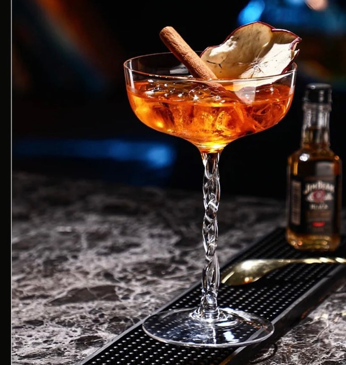 Twirl cocktail glass