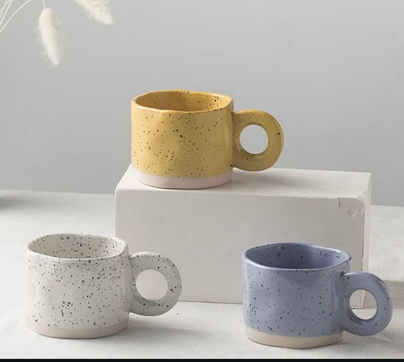 Ceramic mug with dots